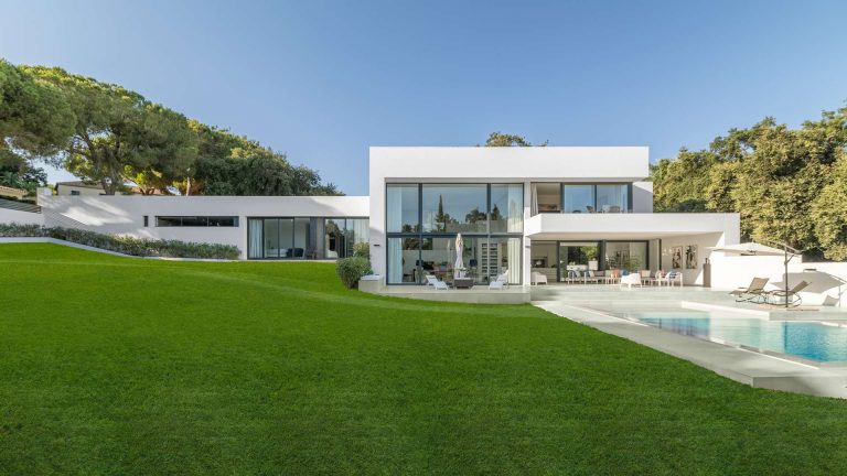 exklusive Villa auf parkähnlichem Grundstück