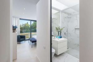 moderne, lichtdurchflutete Architektur