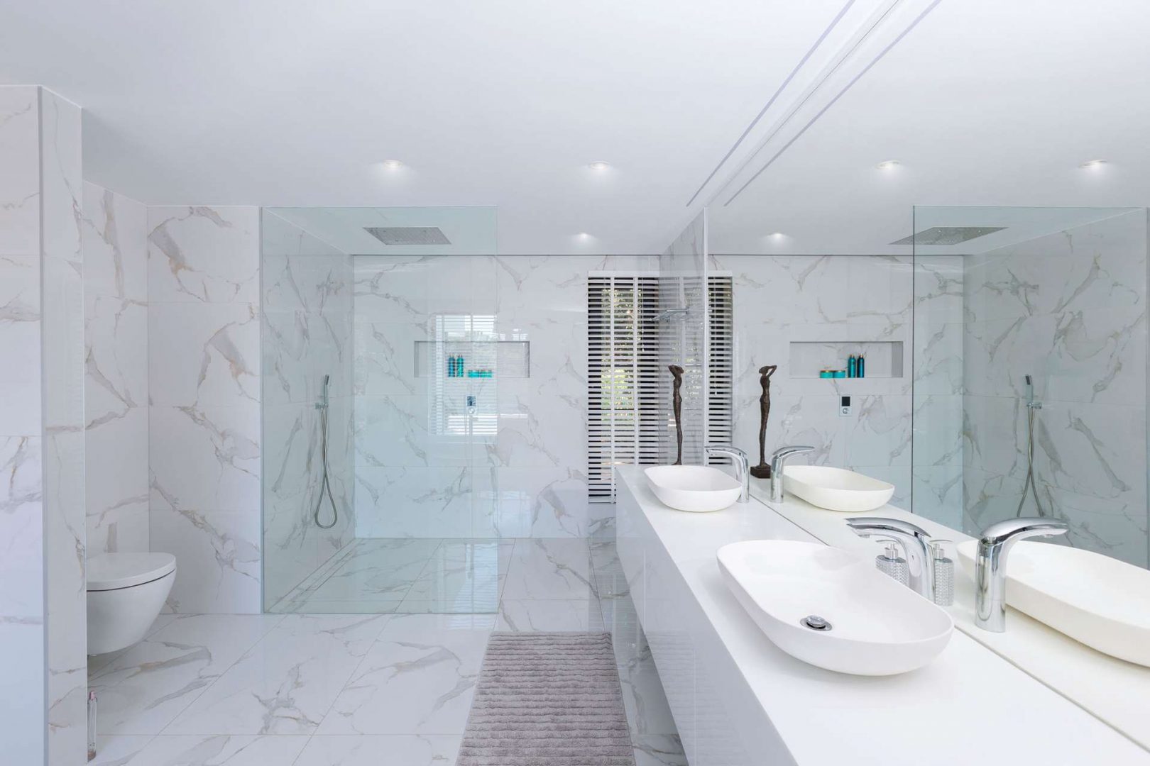 elegante Badezimmer mit Marmor