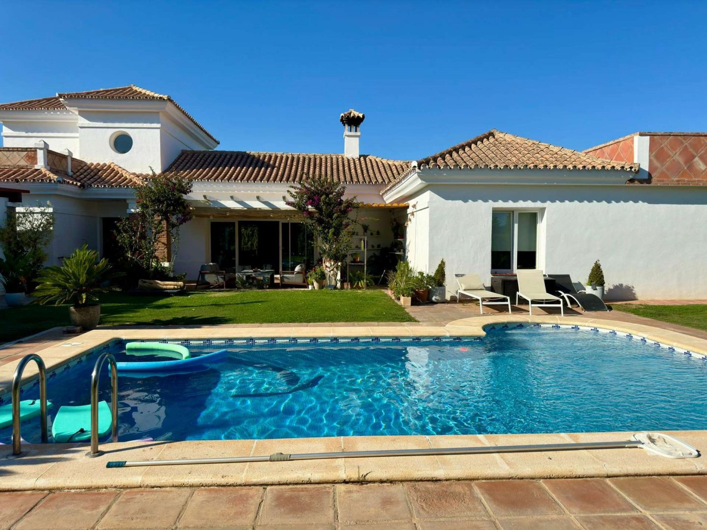 Villa mit großzügigem Pool