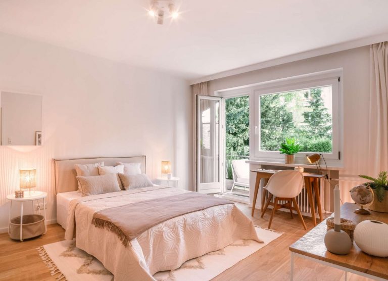 ruhiges, rückwärtiges Schlafzimmer