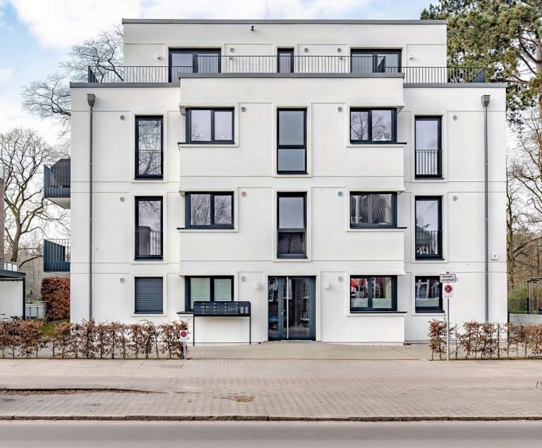 Stilvoll und hochwertig gestaltete Fassade