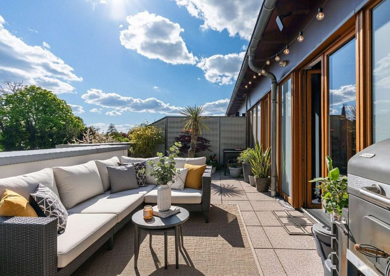 sonnenverwöhnte Dachterrasse