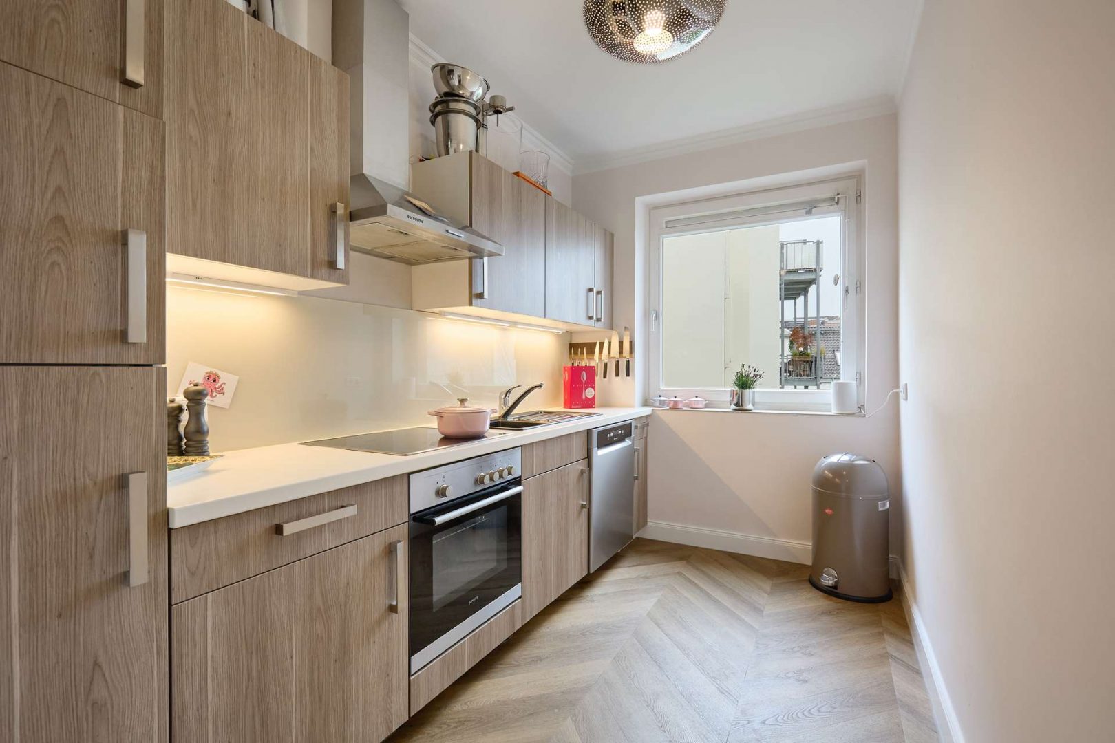gemütliche Einbauküche für entspanntes Kochen