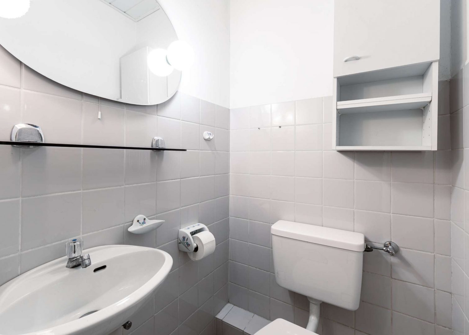 separates WC